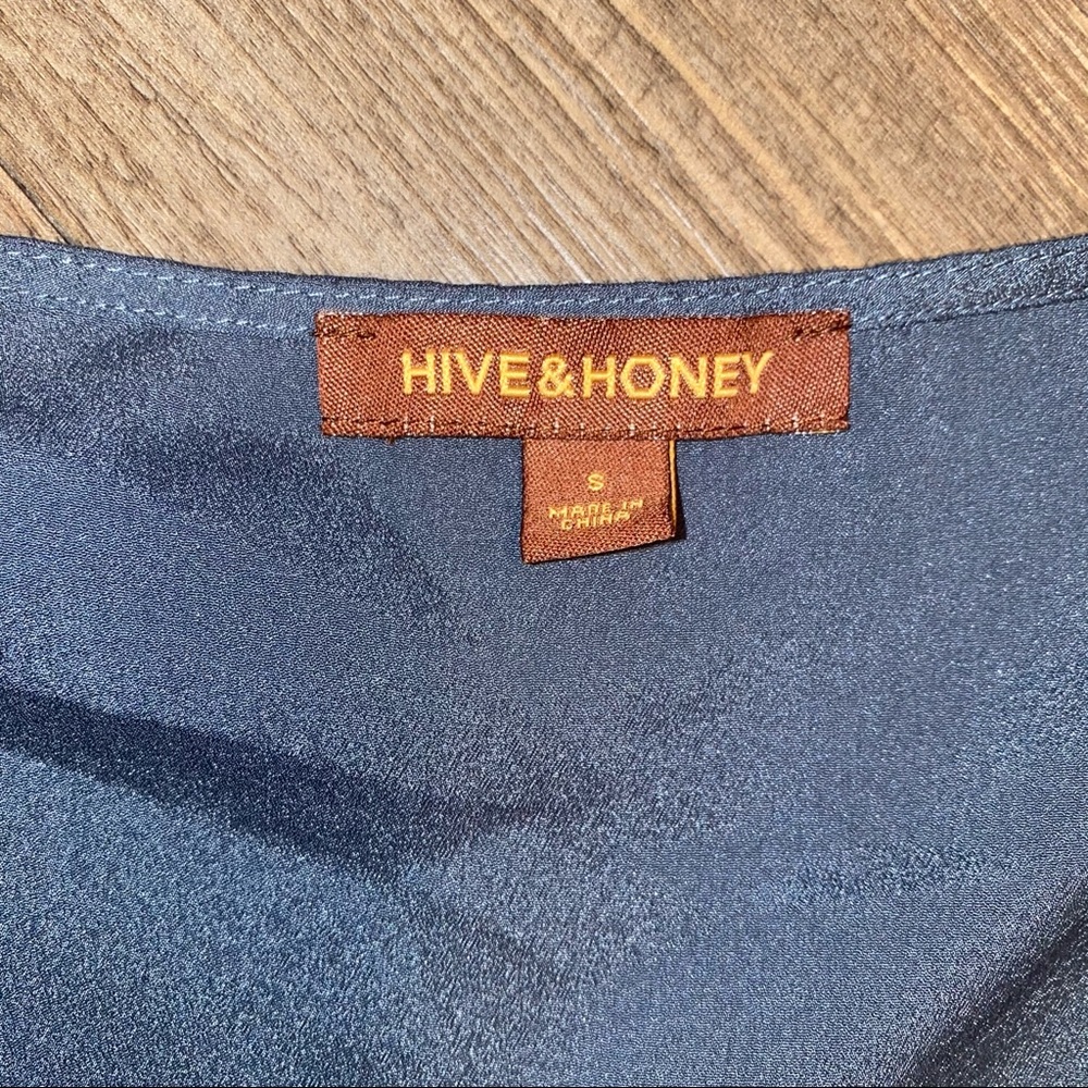 Hive & Honey Teal romper with buttons & pockets - Picture 7 of 9